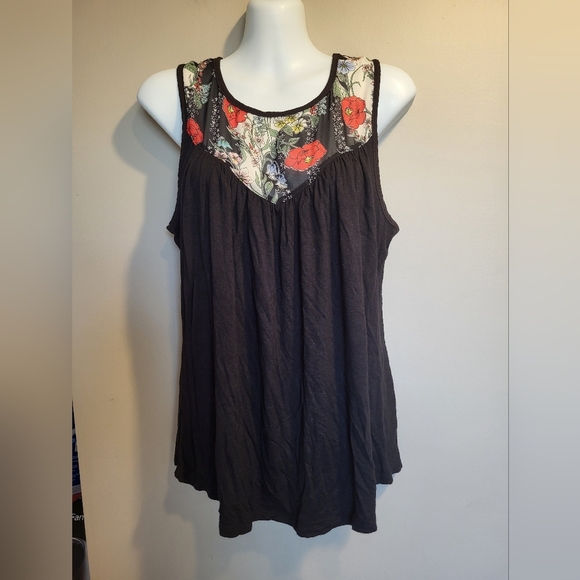 Storm Black Floral Tank Top, Size Medium - Picture 1 of 4
